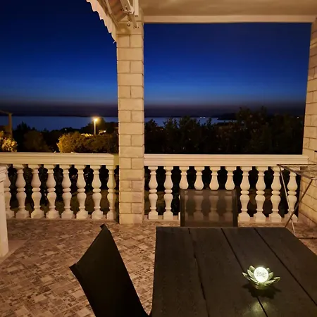 Ita Appartement Primošten